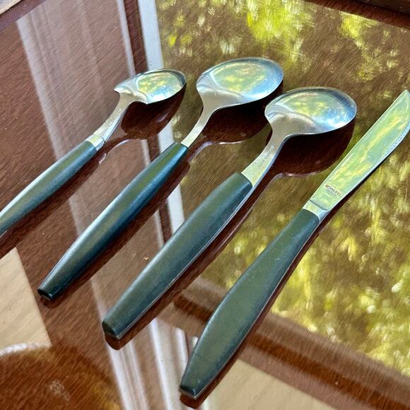 Vintage MCM Stainless Steel and Black Faux Wood Flatware – Set of 4 - Picture 9 of 11